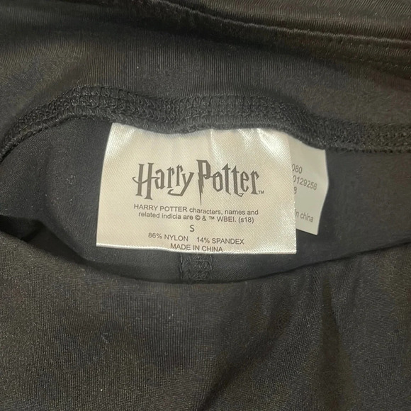 Women’s Harry Potter Hogwarts black w/white side stripes leggings Small - Picture 4 of 4